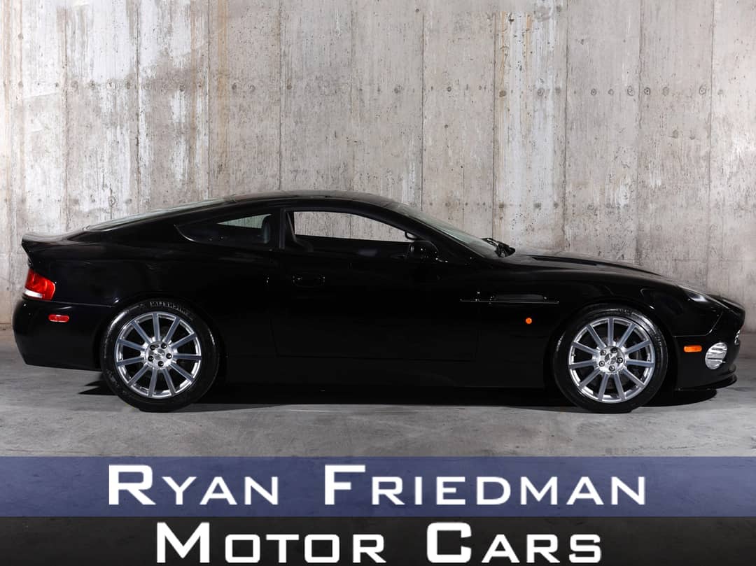 2005 Aston Martin V12 Vanquish — photo 1