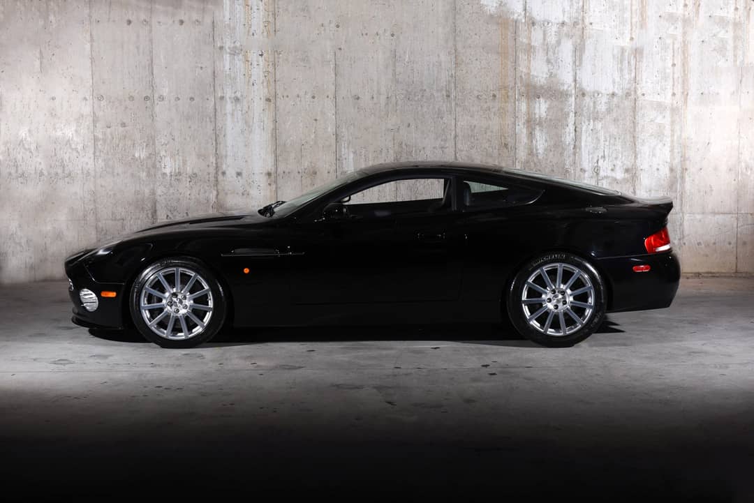 2005 Aston Martin V12 Vanquish — photo 11