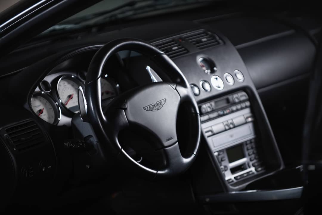 2005 Aston Martin V12 Vanquish — photo 14