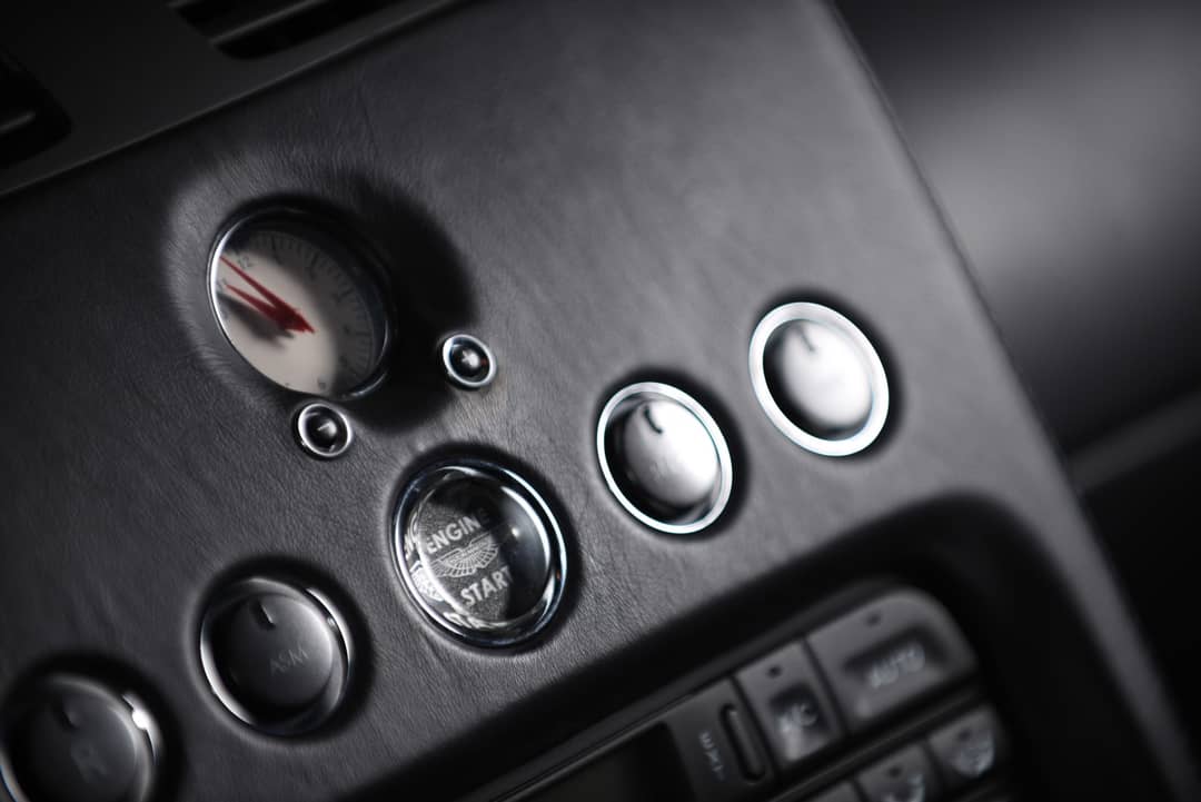 2005 Aston Martin V12 Vanquish — photo 16