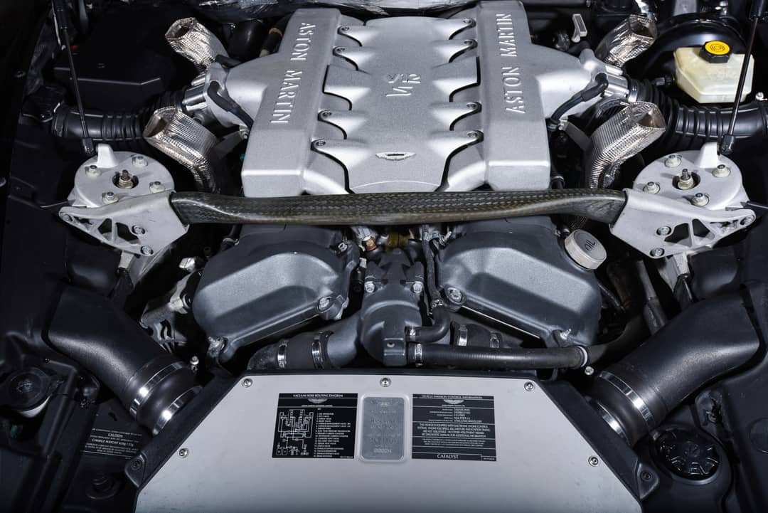 2005 Aston Martin V12 Vanquish — photo 22