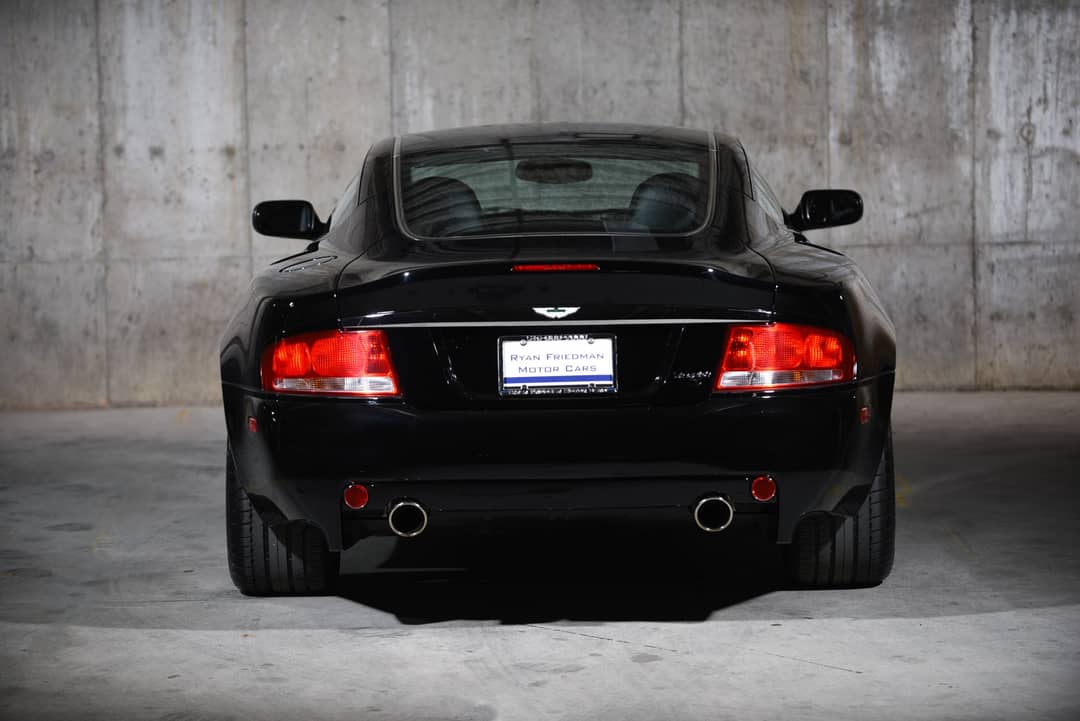 2005 Aston Martin V12 Vanquish — photo 4
