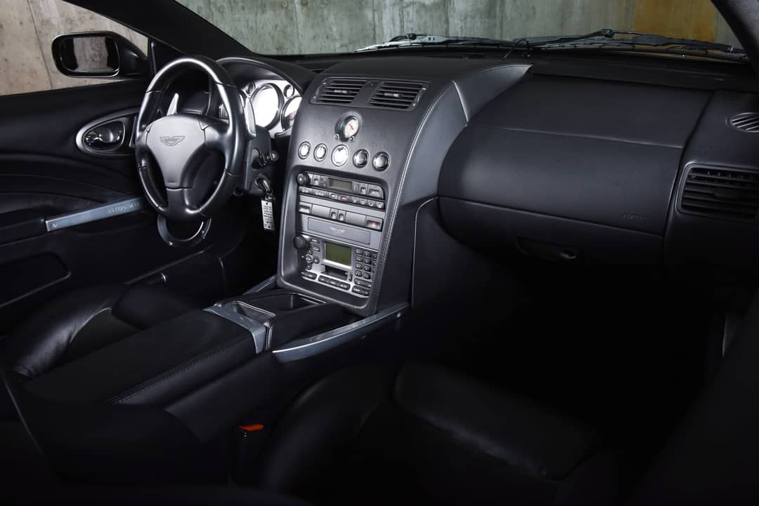 2005 Aston Martin V12 Vanquish — photo 35