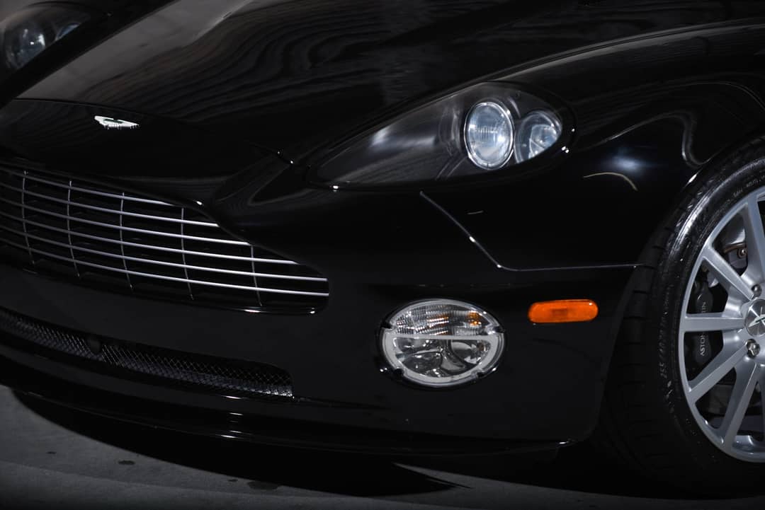 2005 Aston Martin V12 Vanquish — photo 9