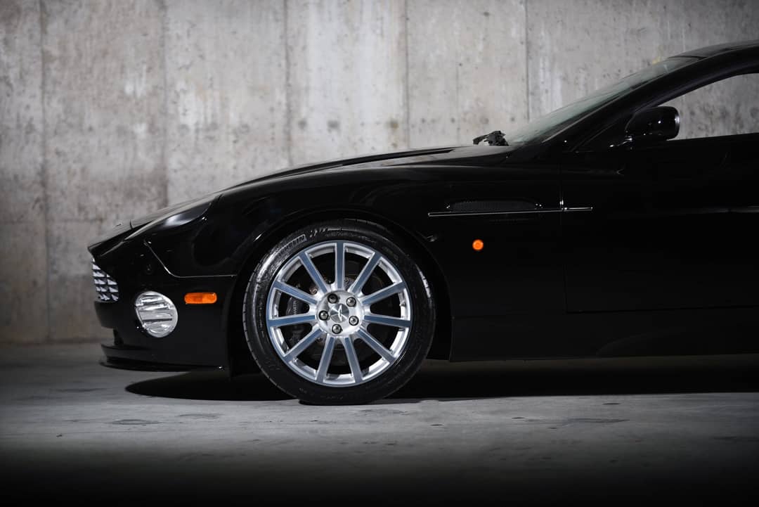 2005 Aston Martin V12 Vanquish — photo 10