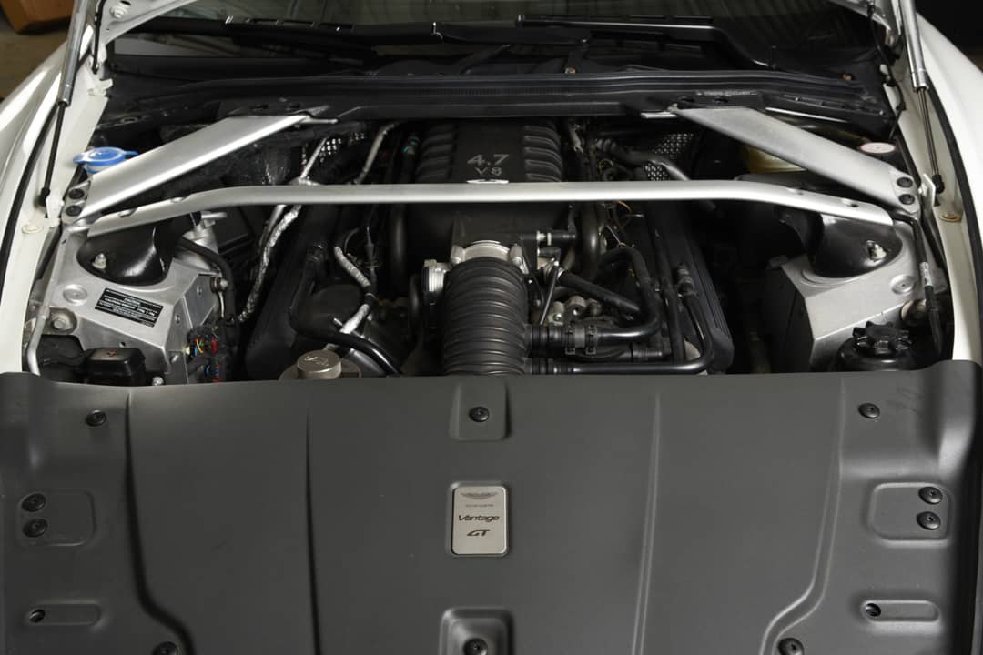 2015 Aston Martin V8 Vantage GT Roadster — photo 26