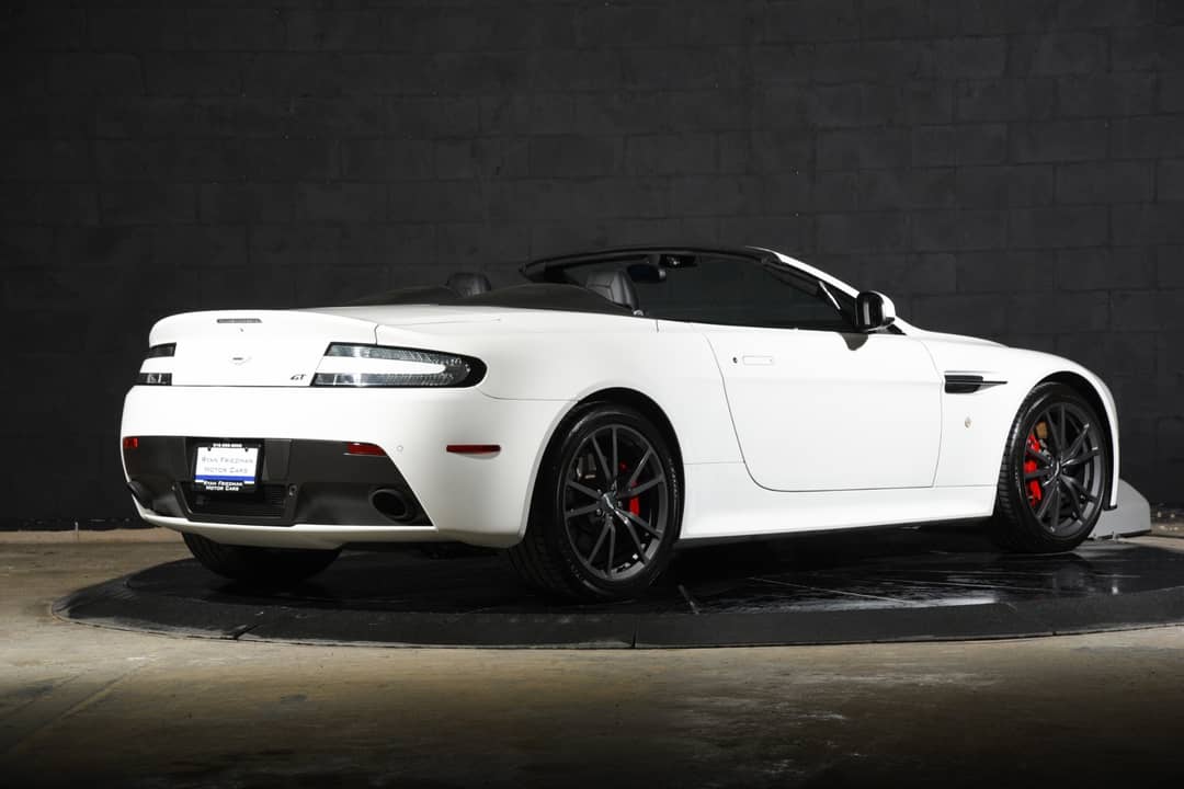 2015 Aston Martin V8 Vantage GT Roadster — photo 5