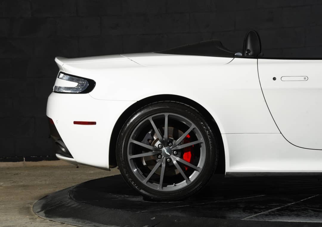 2015 Aston Martin V8 Vantage GT Roadster — photo 33