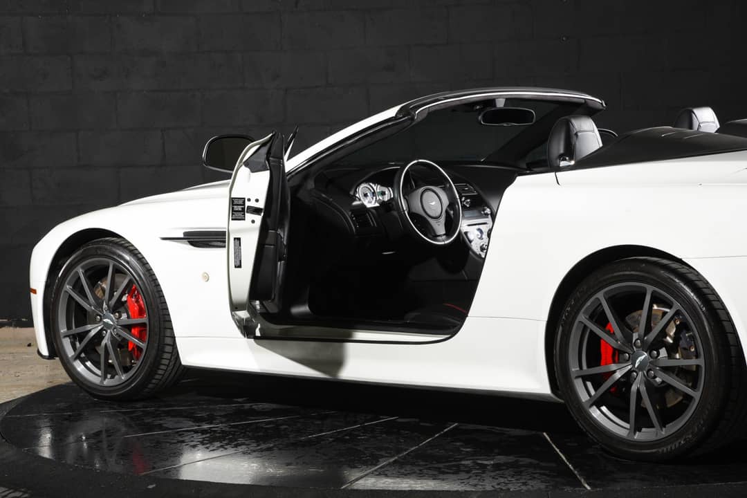 2015 Aston Martin V8 Vantage GT Roadster — photo 36