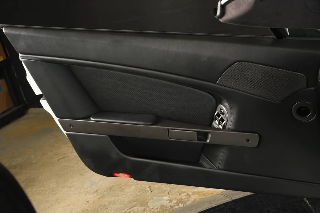 2015 Aston Martin V8 Vantage GT Roadster — photo 37