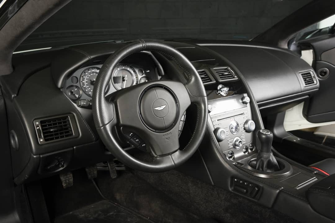2015 Aston Martin V8 Vantage GT Roadster — photo 6