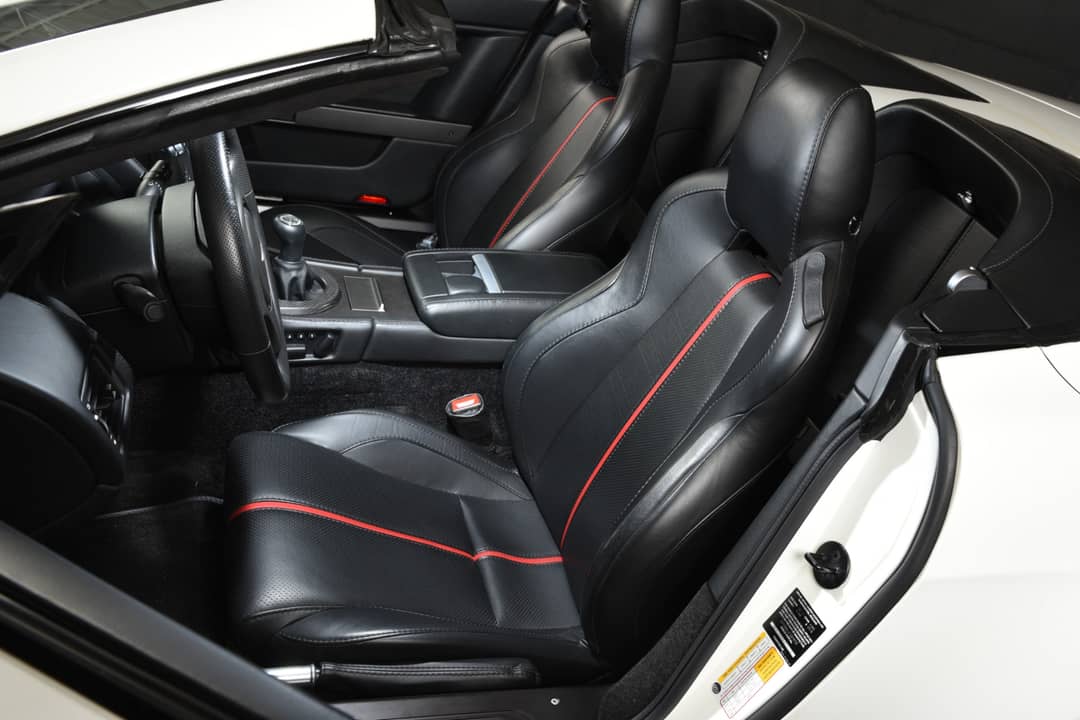 2015 Aston Martin V8 Vantage GT Roadster — photo 7