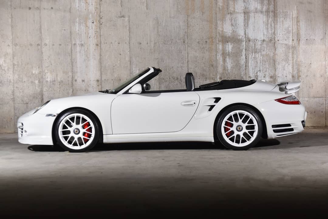 2011 Porsche 911 Turbo — photo 24