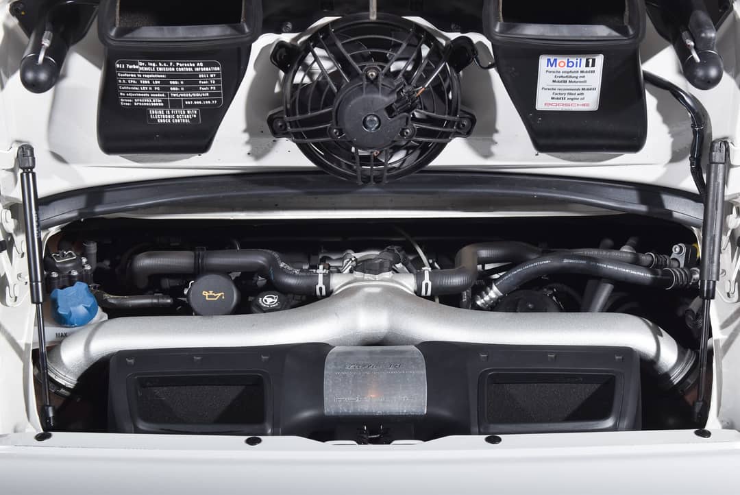 2011 Porsche 911 Turbo — photo 31