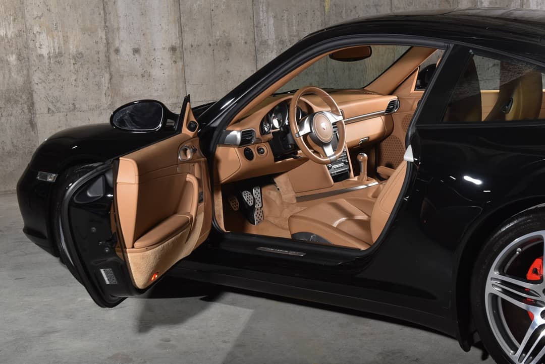 2010 Porsche 911 Carrera 4S — photo 16