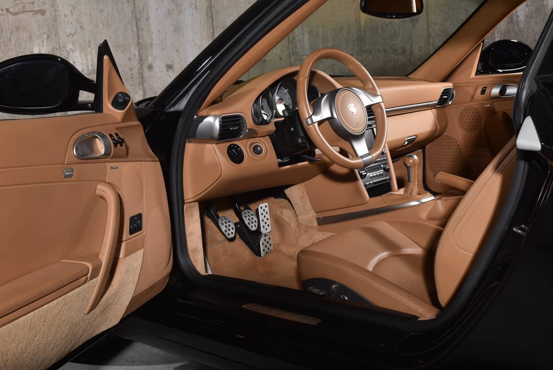 2010 Porsche 911 Carrera 4S — photo 17
