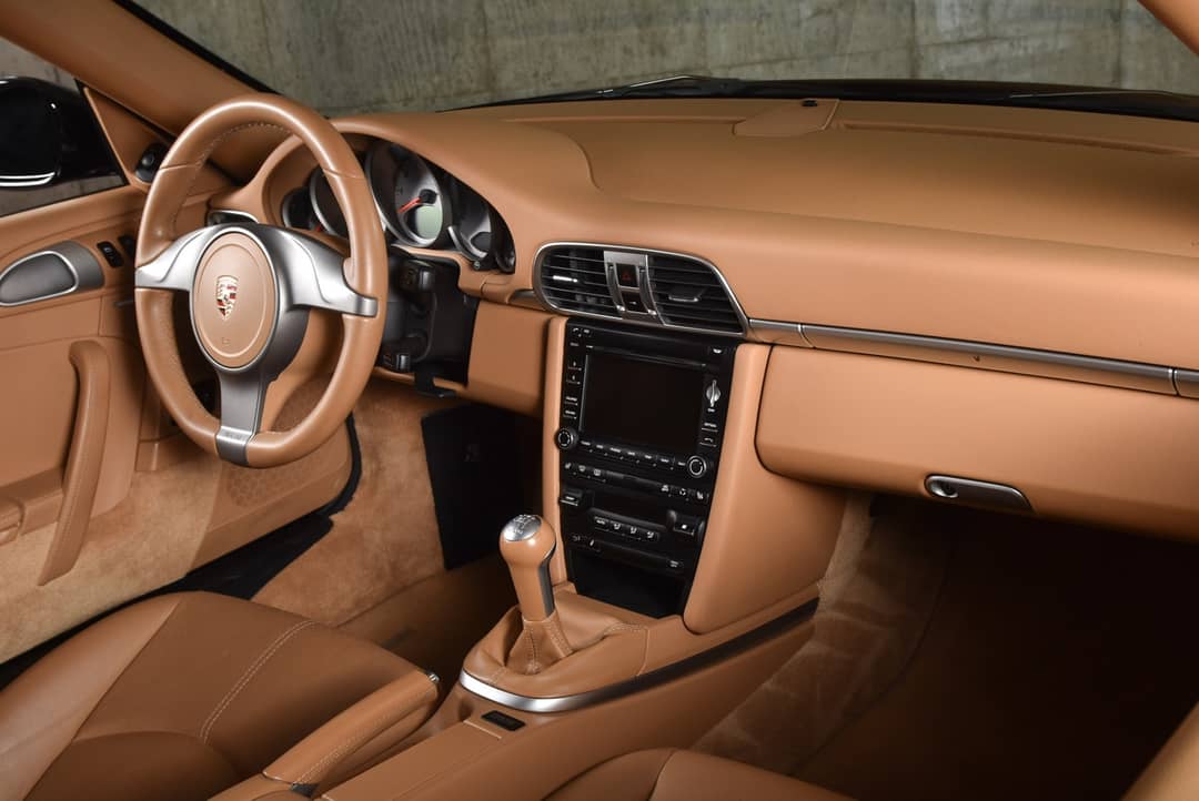 2010 Porsche 911 Carrera 4S — photo 28