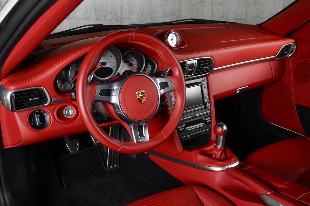 2013 Porsche 911 Turbo — photo 18