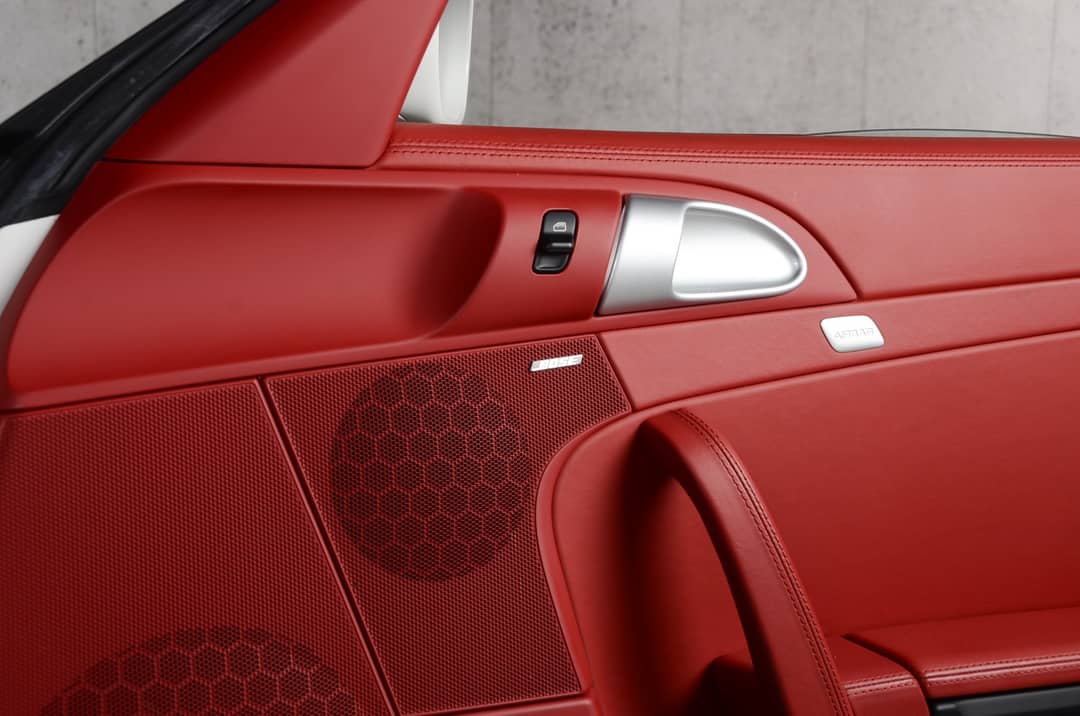 2013 Porsche 911 Turbo — photo 24