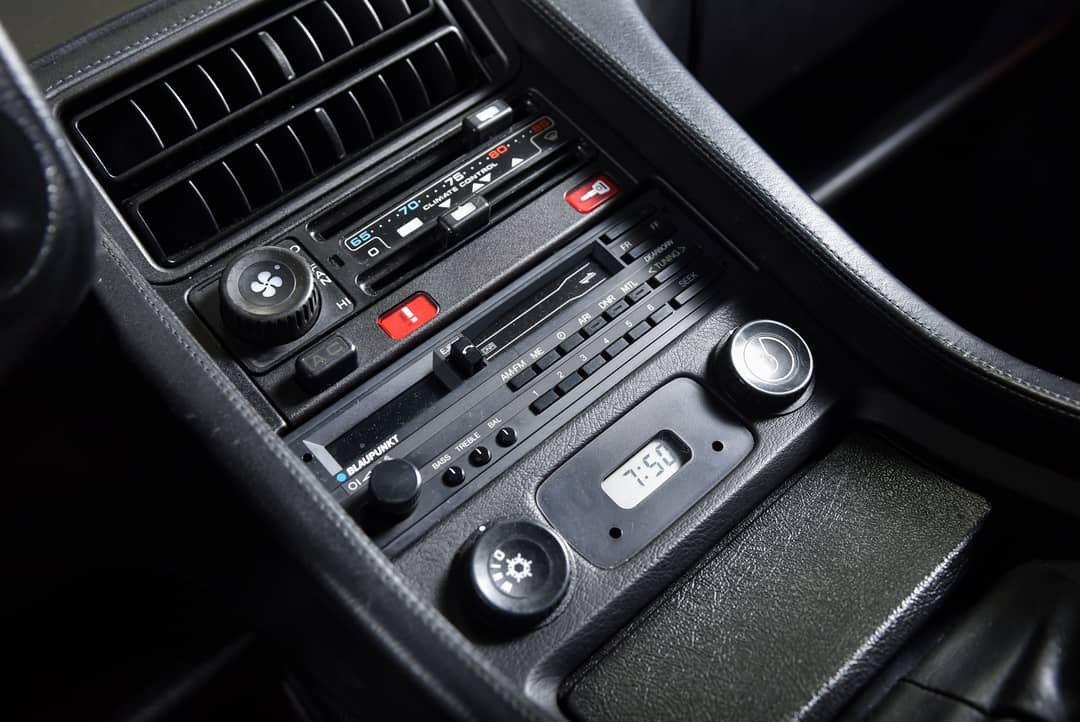1986 Porsche 928 S — photo 31
