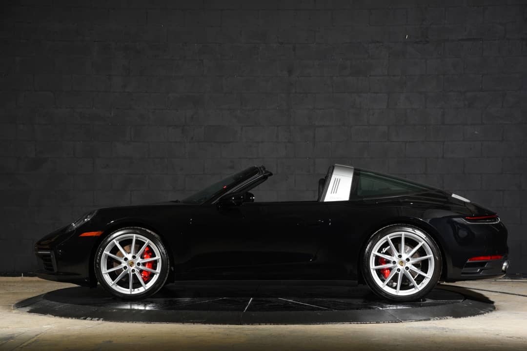 2022 Porsche 911 Targa 4S — photo 11
