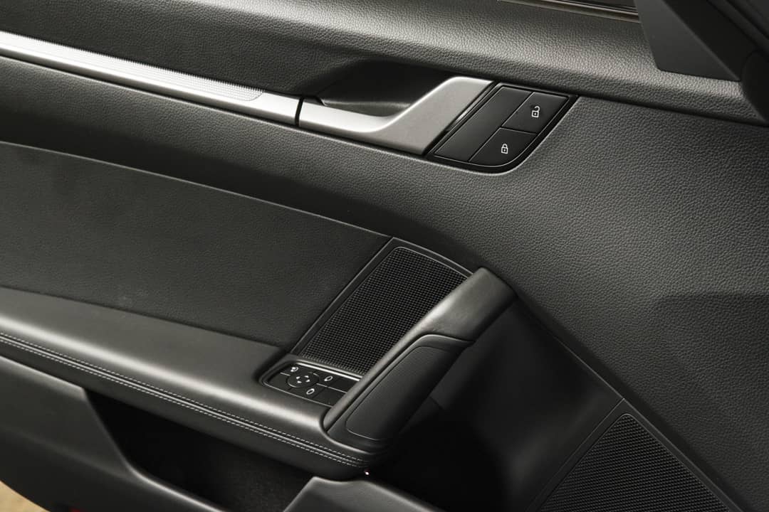 2022 Porsche 911 Targa 4S — photo 18