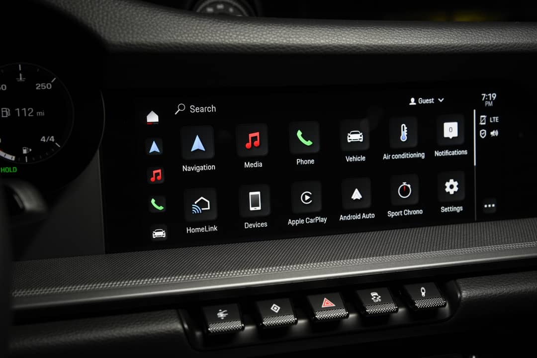 2022 Porsche 911 Targa 4S — photo 23