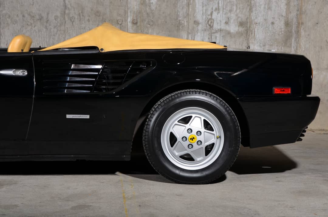 1987 Ferrari Mondial Spider — photo 31
