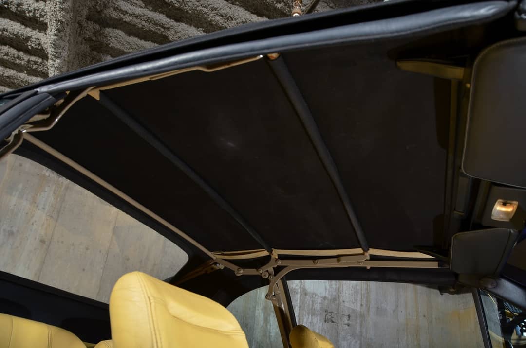 1987 Ferrari Mondial Spider — photo 41