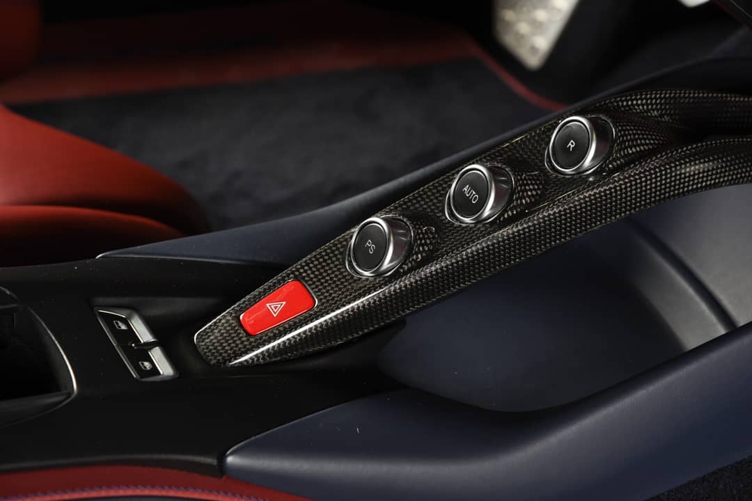 2020 Ferrari 812 Superfast — photo 37