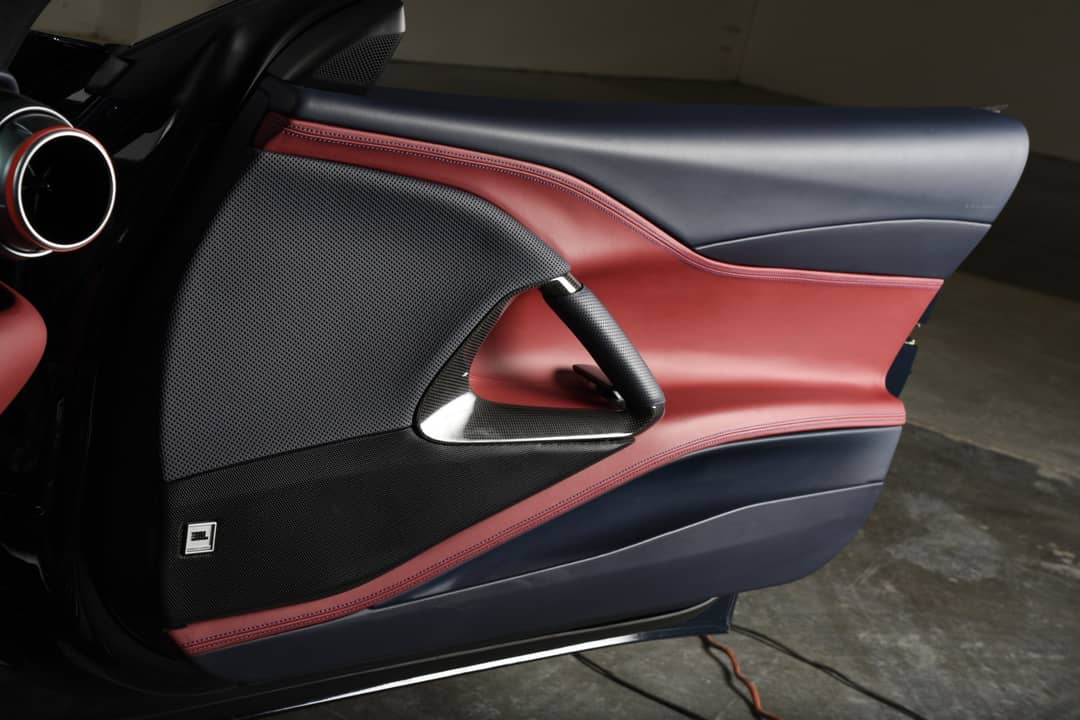 2020 Ferrari 812 Superfast — photo 38