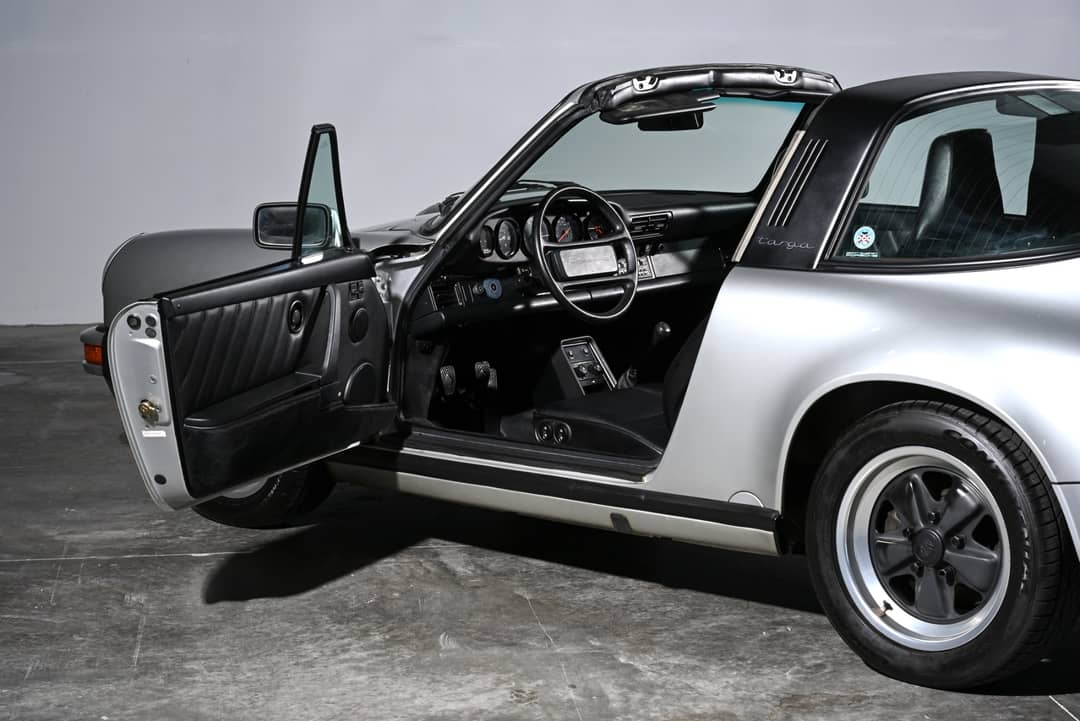 1988 Porsche 911 Carrera Targa — photo 13