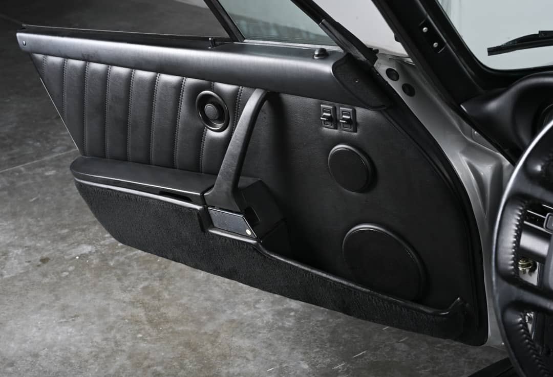 1988 Porsche 911 Carrera Targa — photo 15