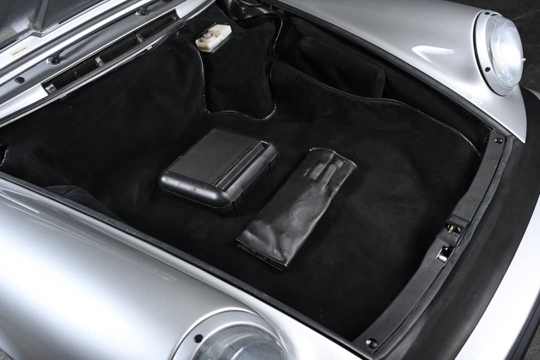 1988 Porsche 911 Carrera Targa — photo 23