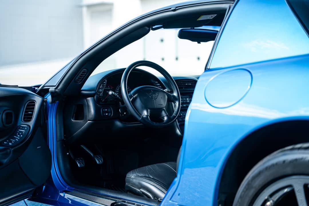 2000 Chevrolet Corvette — photo 11
