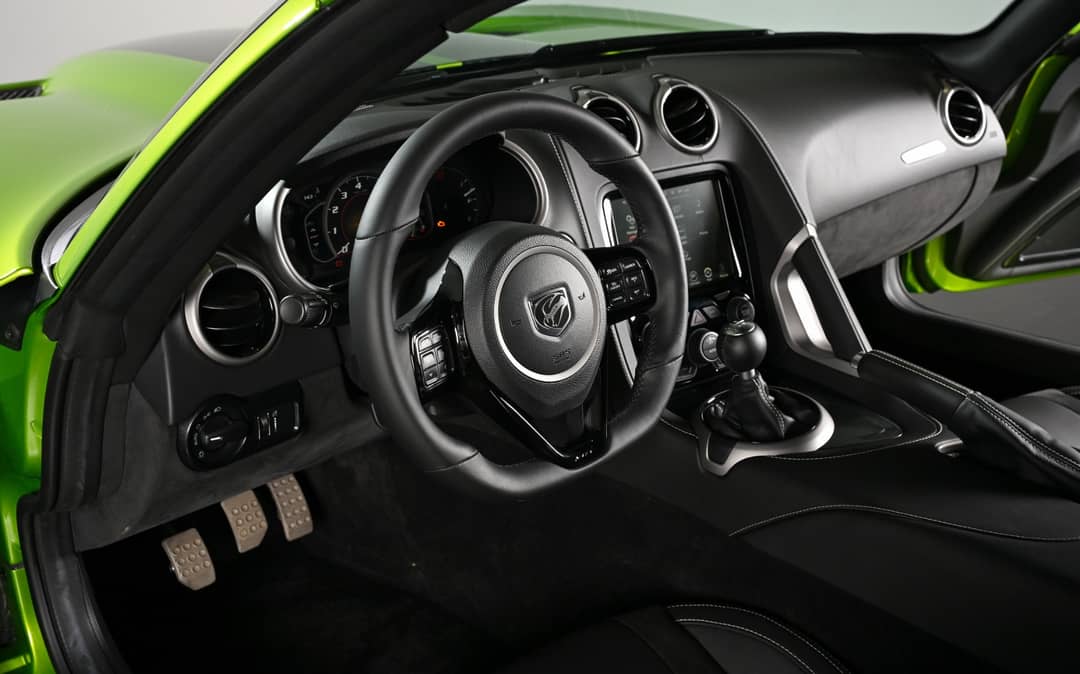 2017 Dodge Viper GTC Snakeskin Edition — photo 4