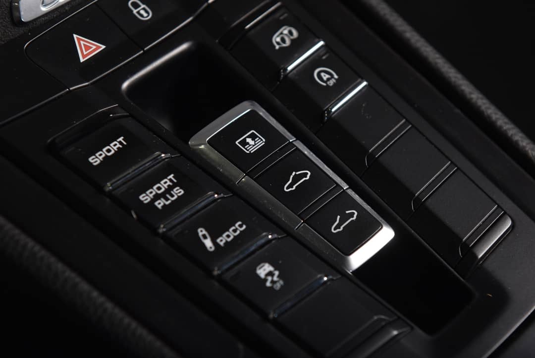 2016 Porsche 911 Carrera GTS — photo 12
