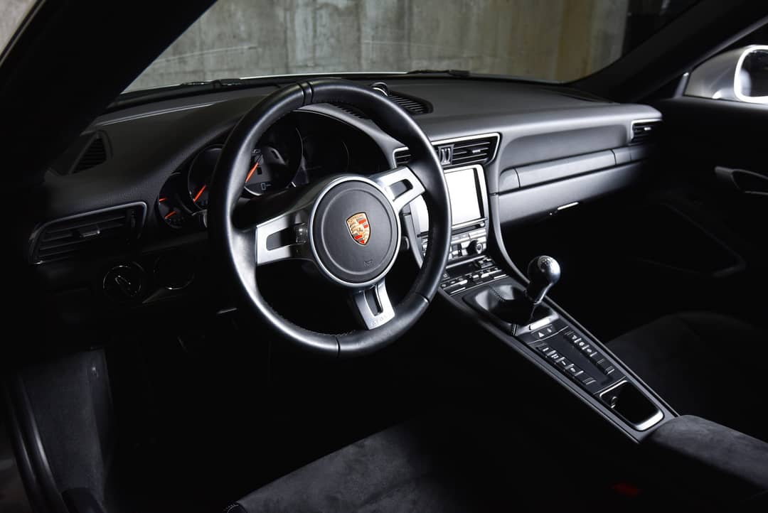 2016 Porsche 911 Carrera GTS — photo 25