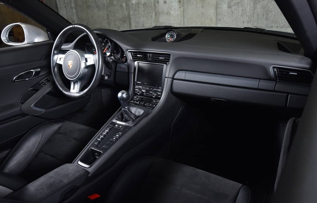 2016 Porsche 911 Carrera GTS — photo 26