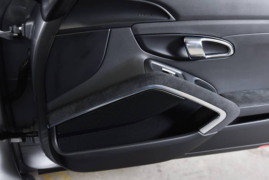2016 Porsche 911 Carrera GTS — photo 28
