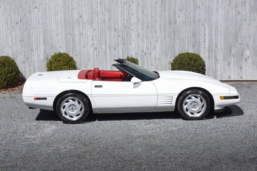 1991 Chevrolet Corvette — photo 2