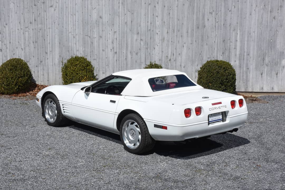 1991 Chevrolet Corvette — photo 12