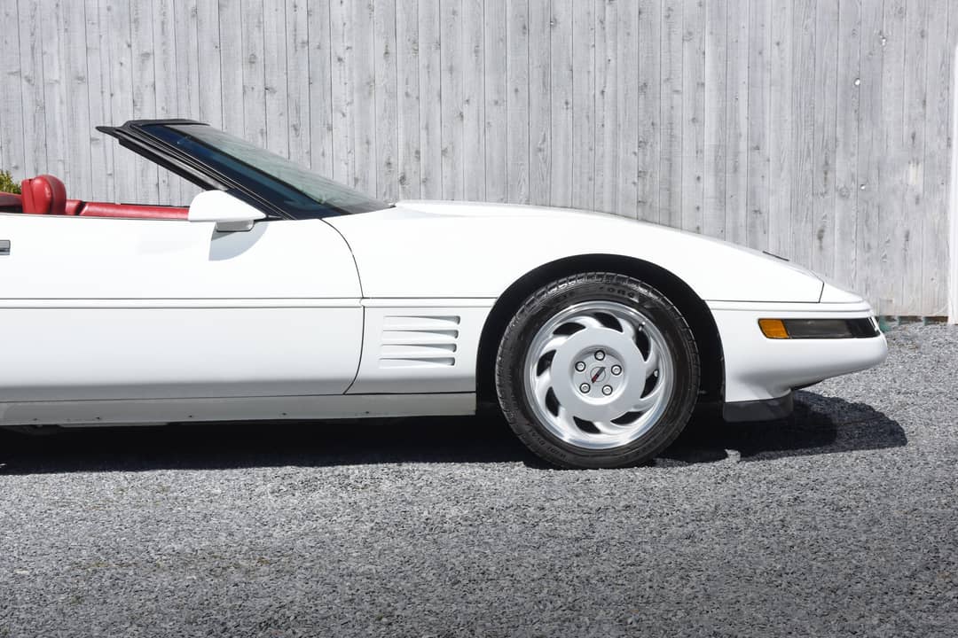 1991 Chevrolet Corvette — photo 15