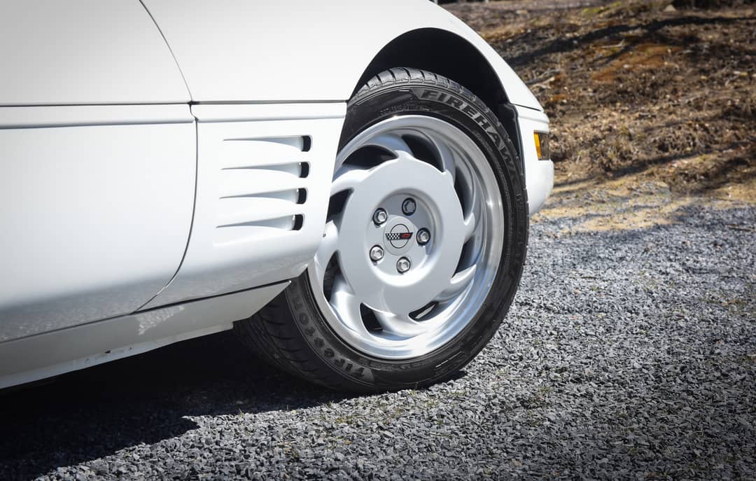 1991 Chevrolet Corvette — photo 17