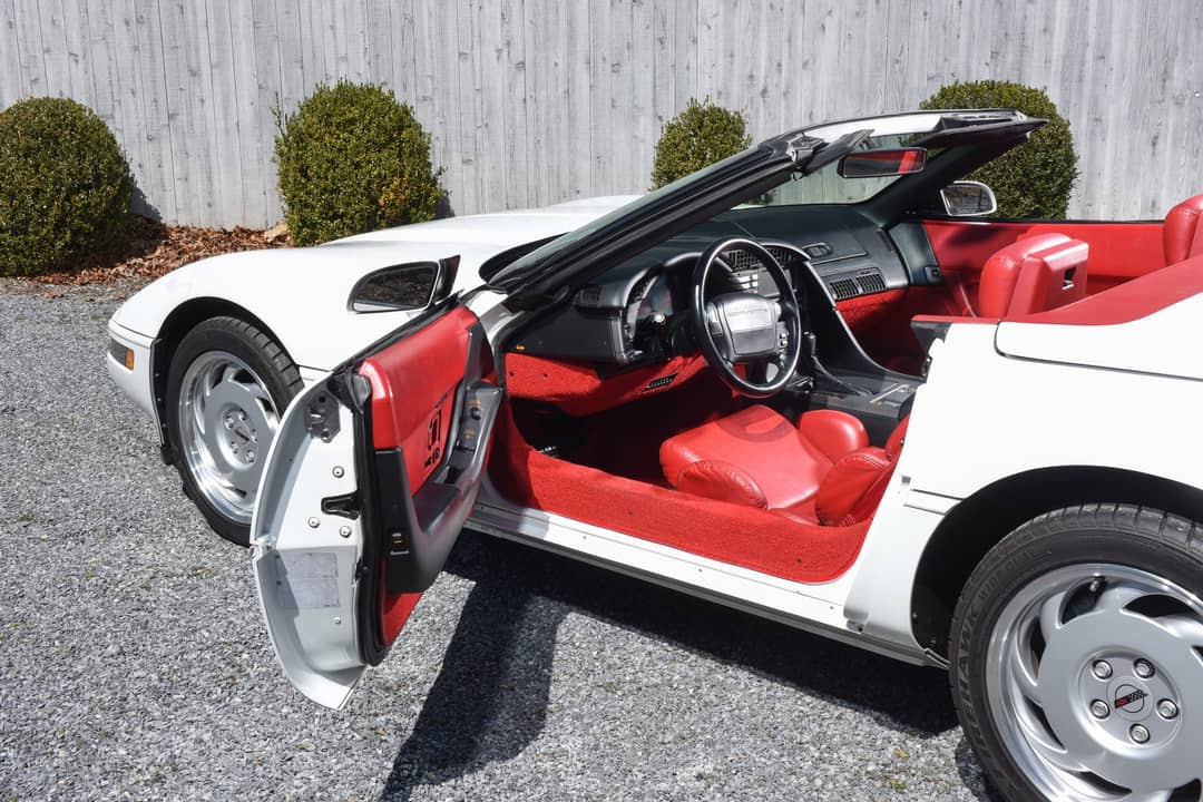 1991 Chevrolet Corvette — photo 19