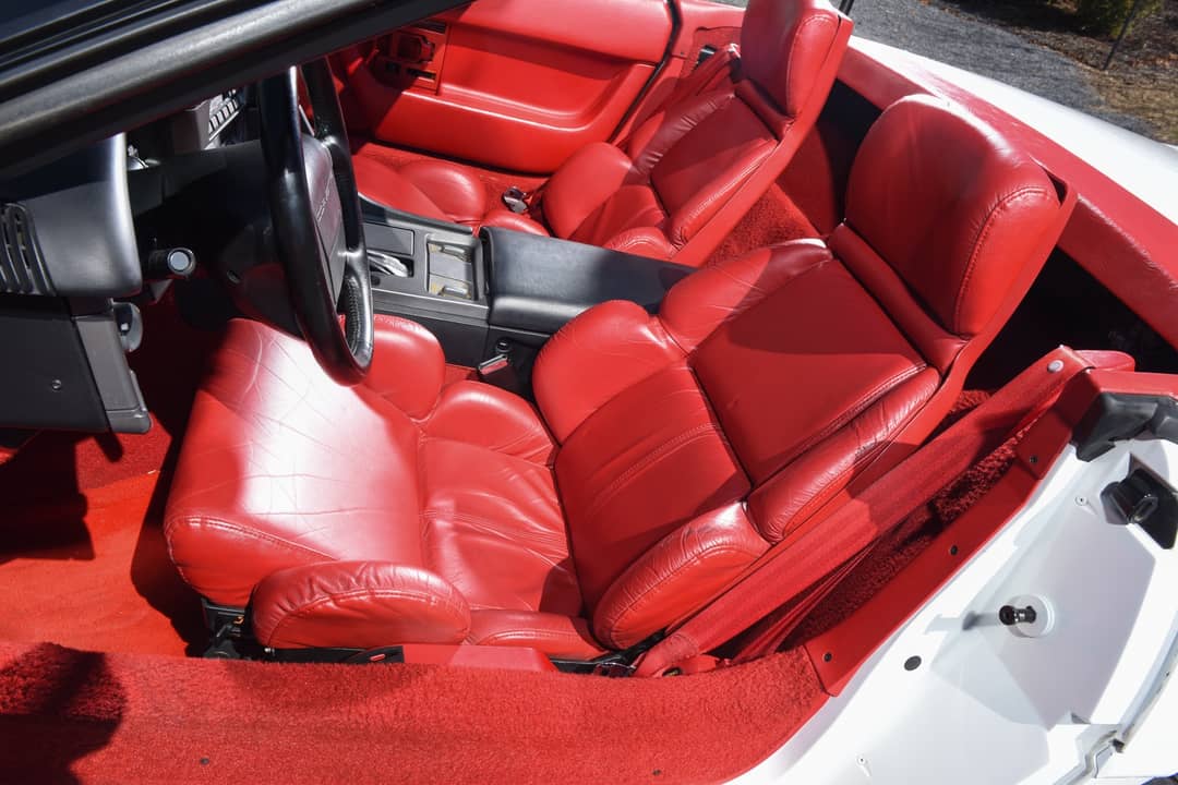 1991 Chevrolet Corvette — photo 27