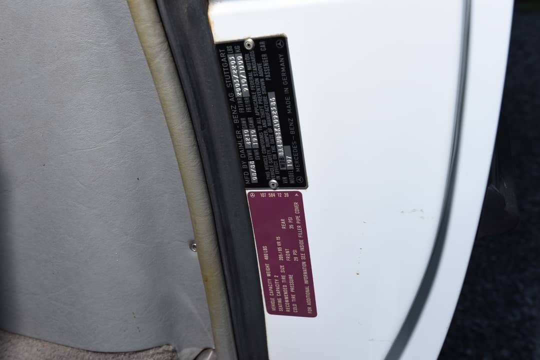 1989 Mercedes-Benz 560-Class 560 SL — photo 19