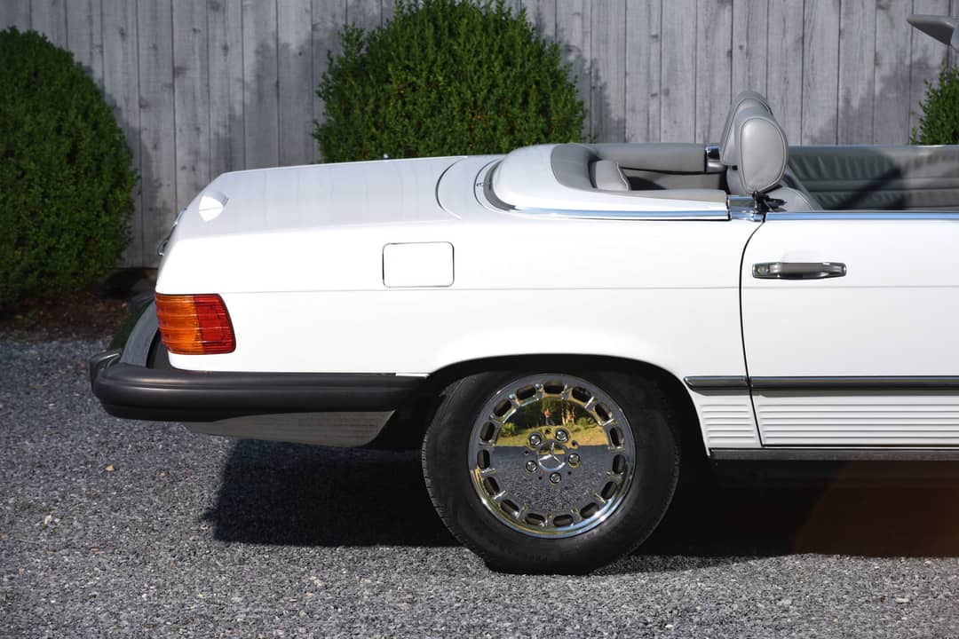 1989 Mercedes-Benz 560-Class 560 SL — photo 3