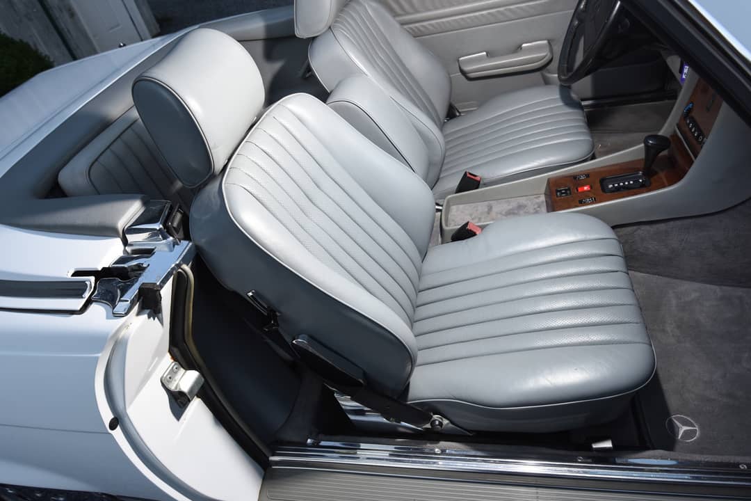 1989 Mercedes-Benz 560-Class 560 SL — photo 23