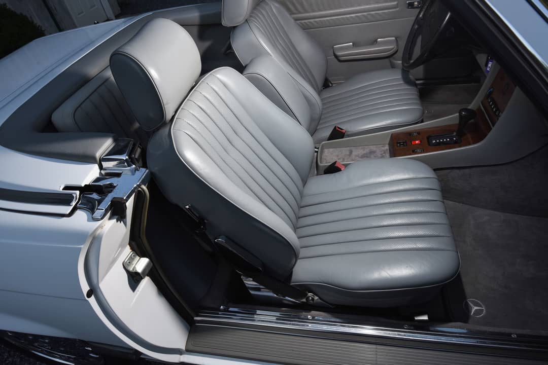 1989 Mercedes-Benz 560-Class 560 SL — photo 24
